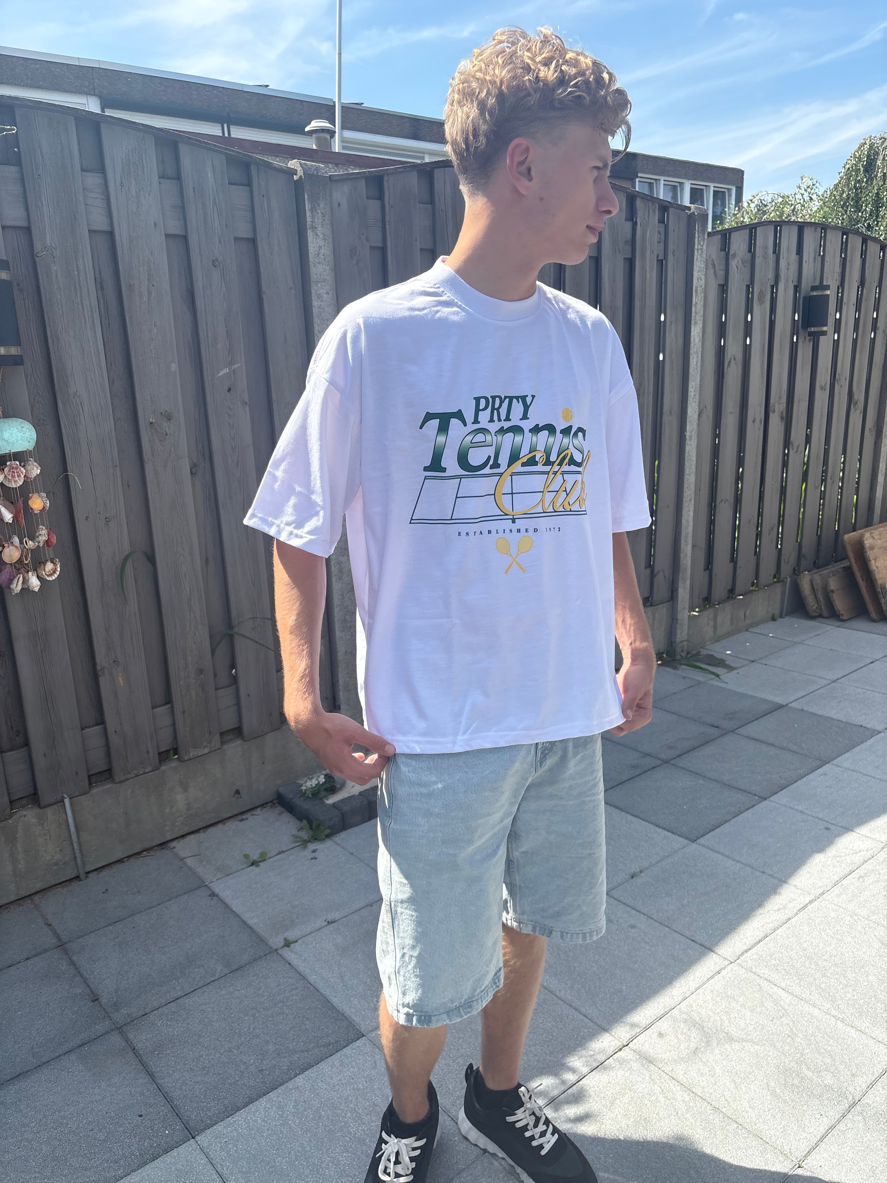 Priority tennis green
