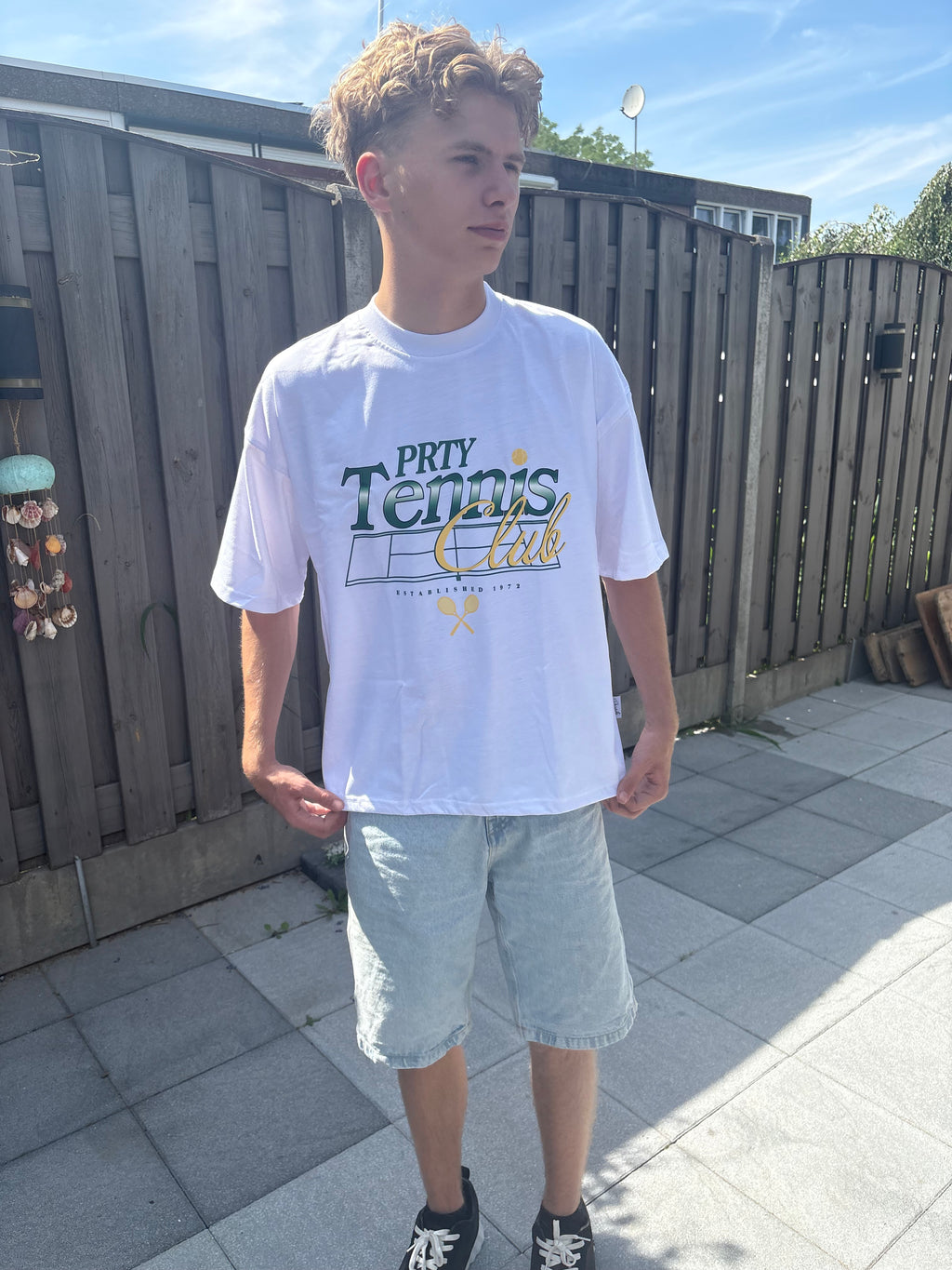 Priority tennis green