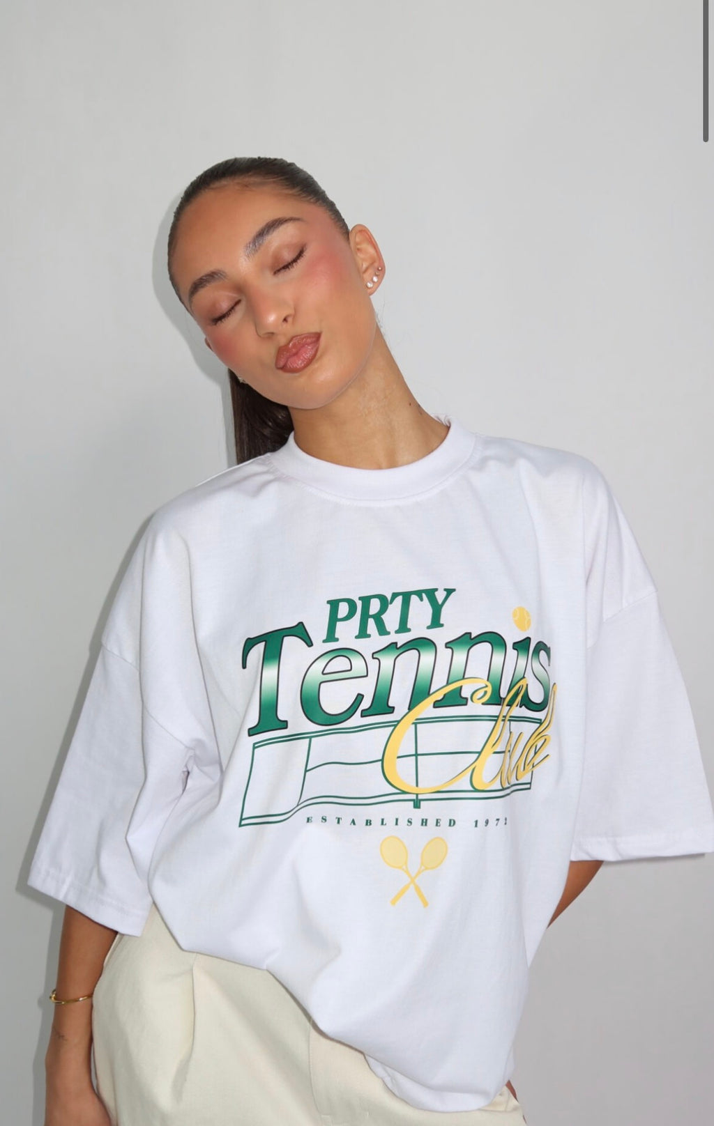 Priority tennis green